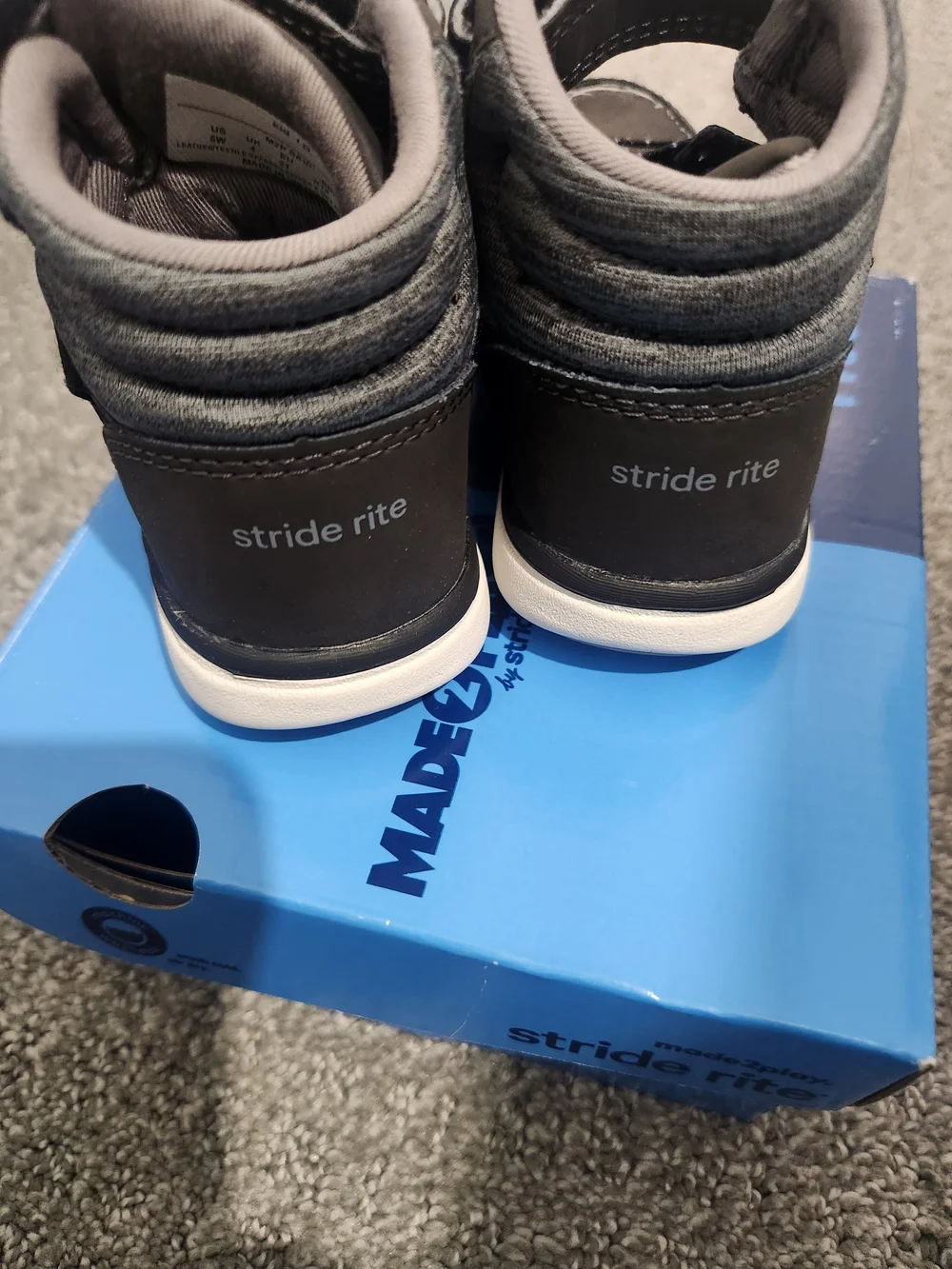 Stride Rite Toddler Black & Gray Sneakers with Blue Accents Size 5W